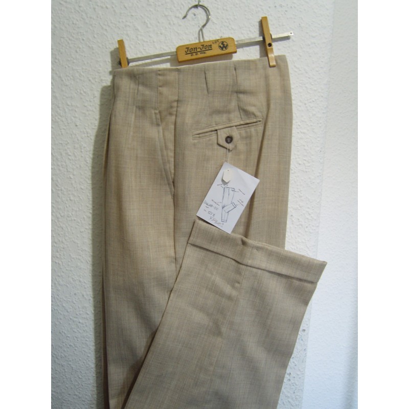 These 1950's cut high waisted trousers look great for spring and summer.